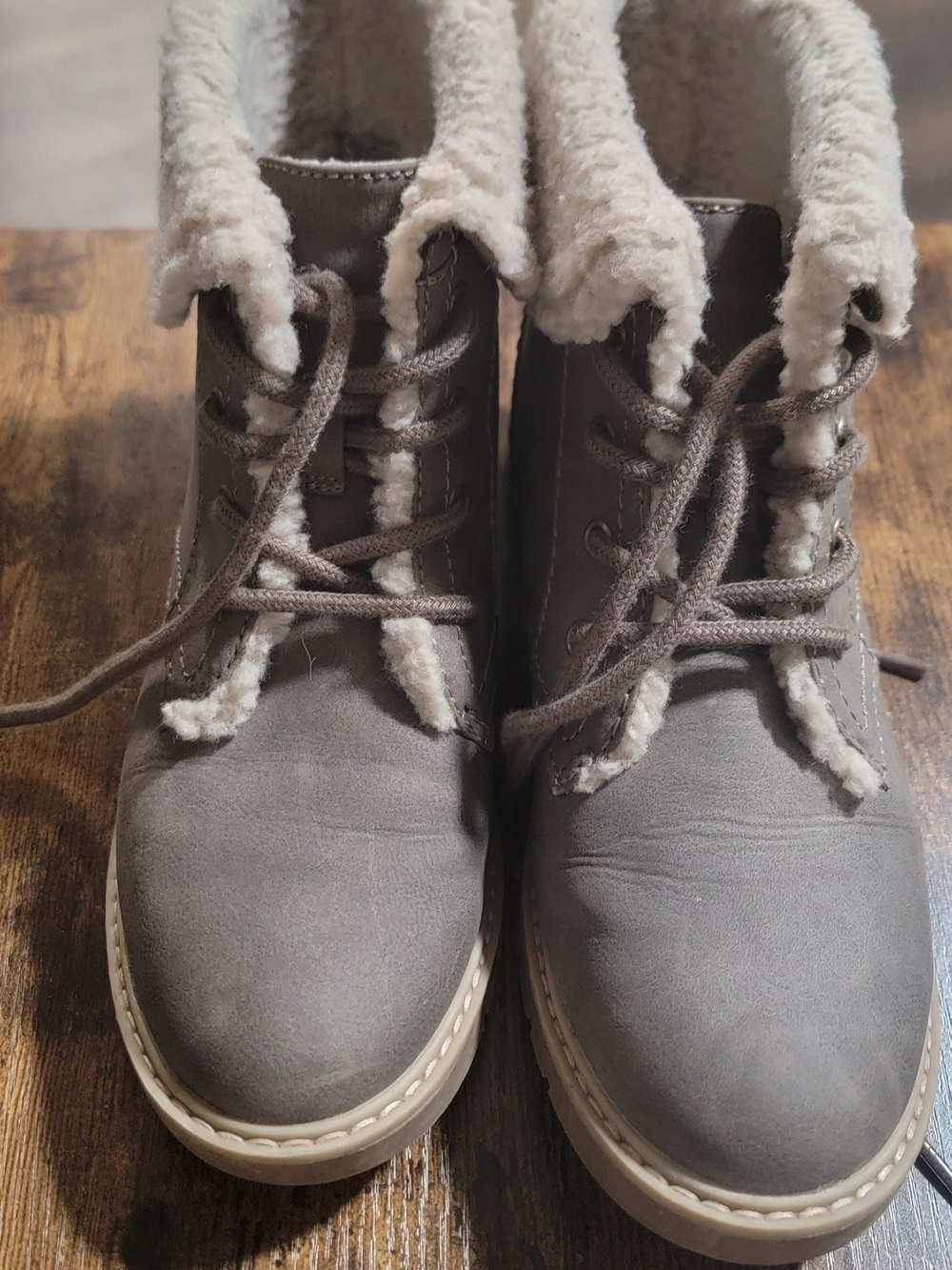 SONOMA Women’s Size 7 Gray Faux Fur Lace Up Ankle Boots